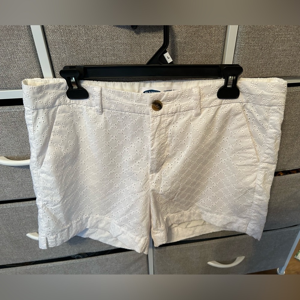 White islet old navy shorts - size 10